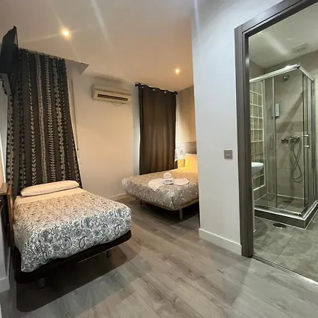Hostal Abril Madrid Exterior photo