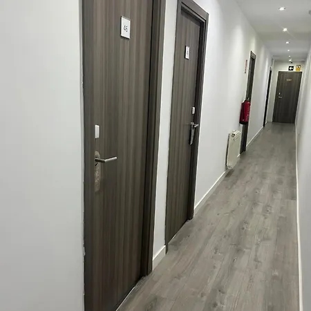 Hostal Abril Madrid Exterior photo