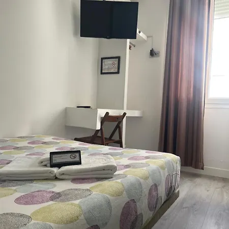 Hostal Abril Madrid Exterior photo
